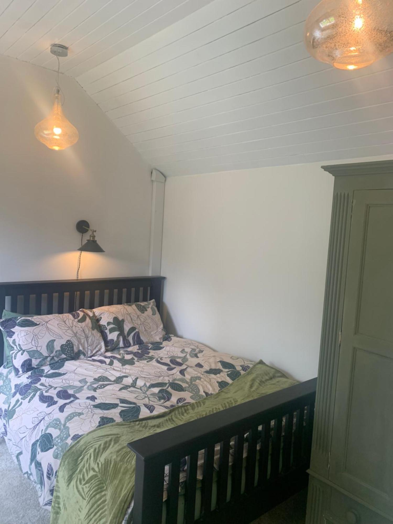 Newly Refurbished One Bedroom With Additional Sofa Bed Self Contained Flat In Garden Abbots Langley Dış mekan fotoğraf